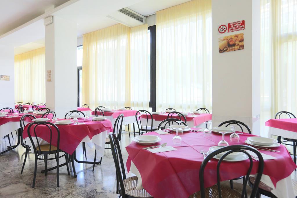 Hotel Europa Rimini Exterior photo