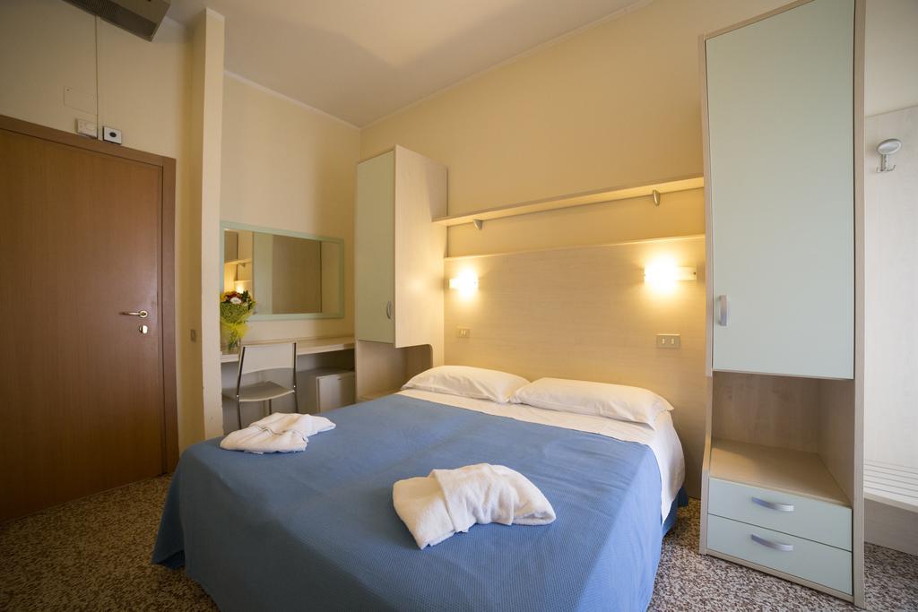 Hotel Europa Rimini Exterior photo