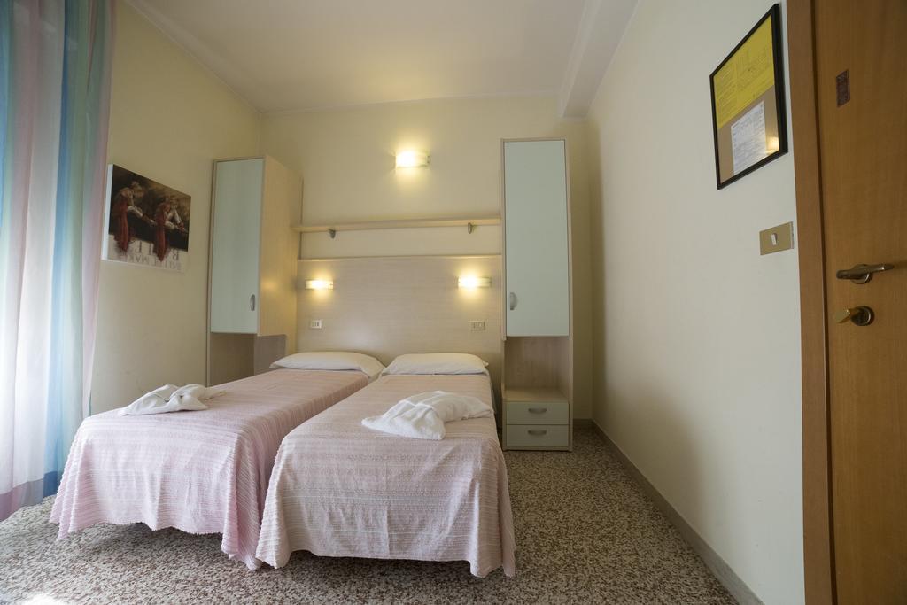 Hotel Europa Rimini Exterior photo