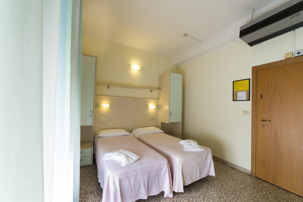 Hotel Europa Rimini Exterior photo