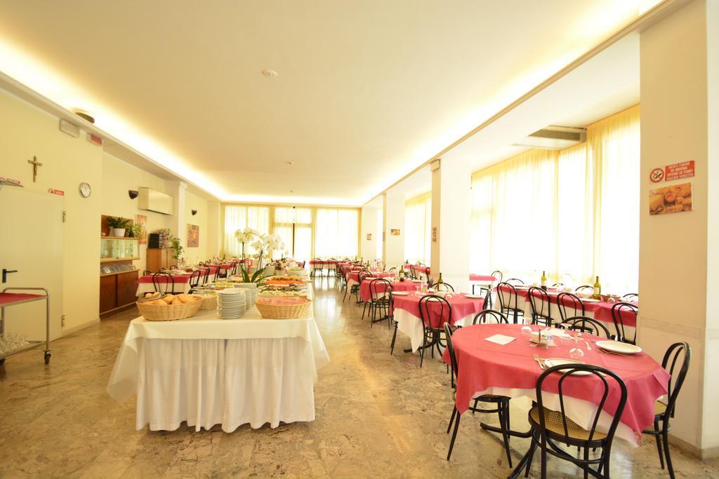 Hotel Europa Rimini Exterior photo
